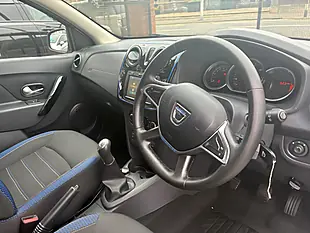 Used 2020 Dacia Logan Mcv Stepway Se Twenty Highland Grey - Interior and Exterior details 10