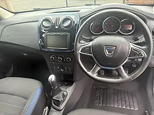 Used 2020 Dacia Logan Mcv Stepway Se Twenty Highland Grey - Interior and Exterior details 12