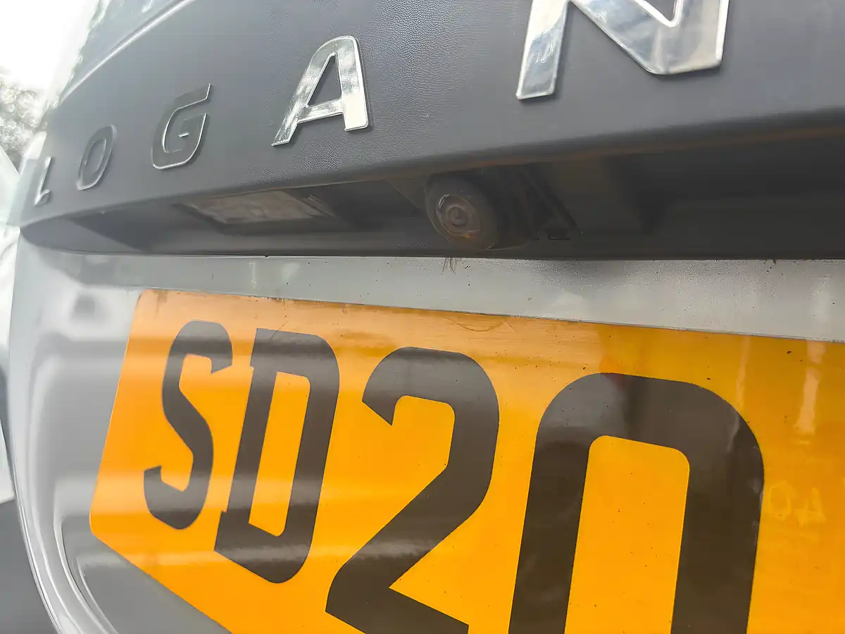 Used 2020 Dacia Logan Mcv Stepway Se Twenty Highland Grey - Interior and Exterior details 16