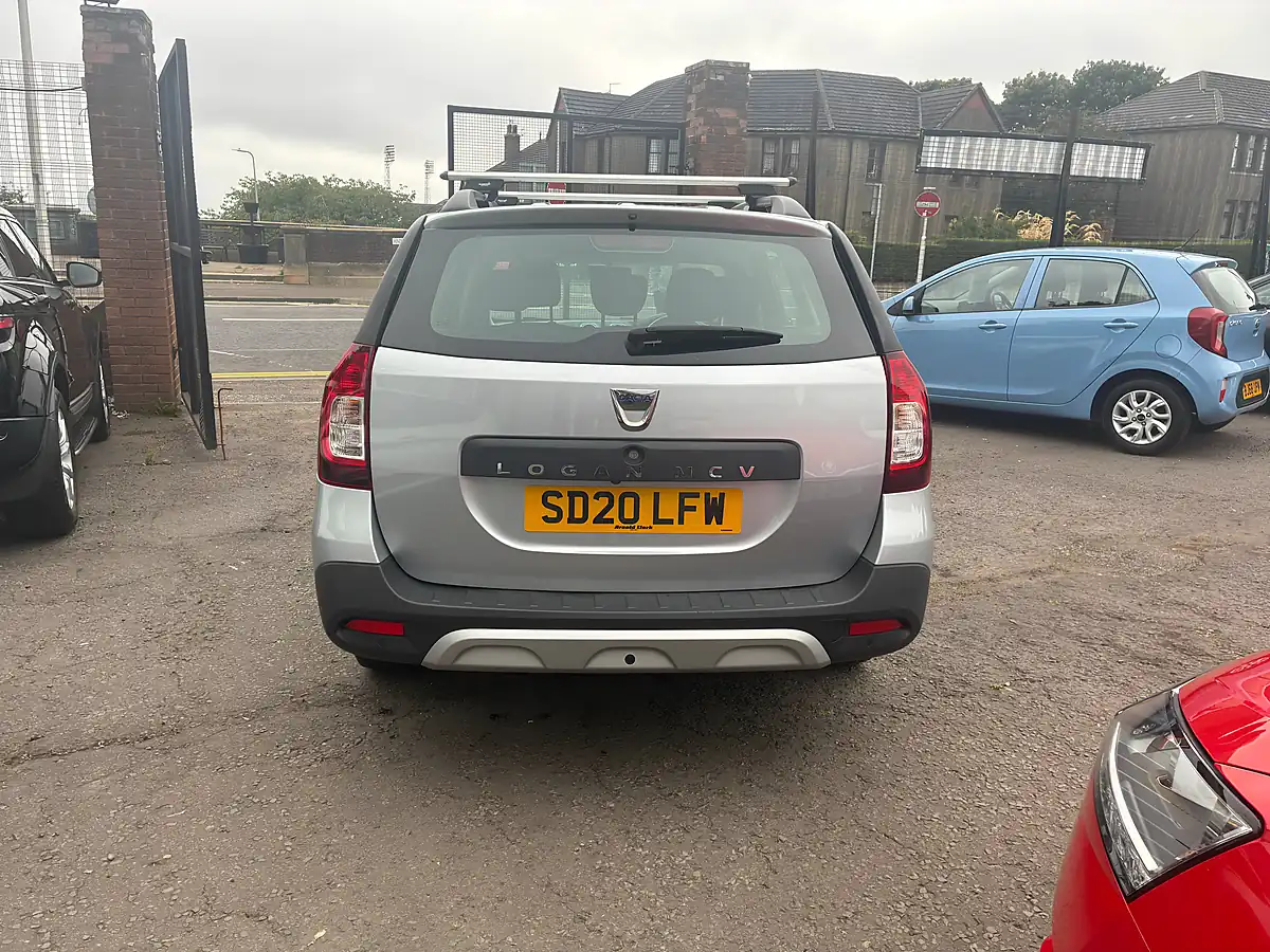 Used 2020 Dacia Logan Mcv Stepway Se Twenty Highland Grey - Interior and Exterior details 4