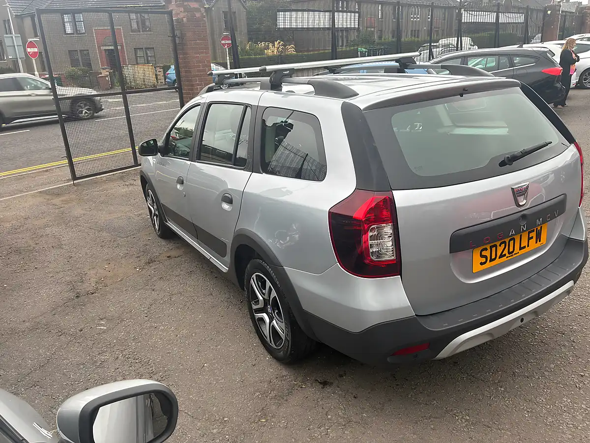 Used 2020 Dacia Logan Mcv Stepway Se Twenty Highland Grey - Interior and Exterior details 6