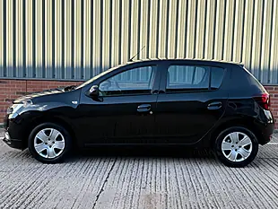 Used 2020 Dacia Sandero Comfort Black - Interior and Exterior details 10