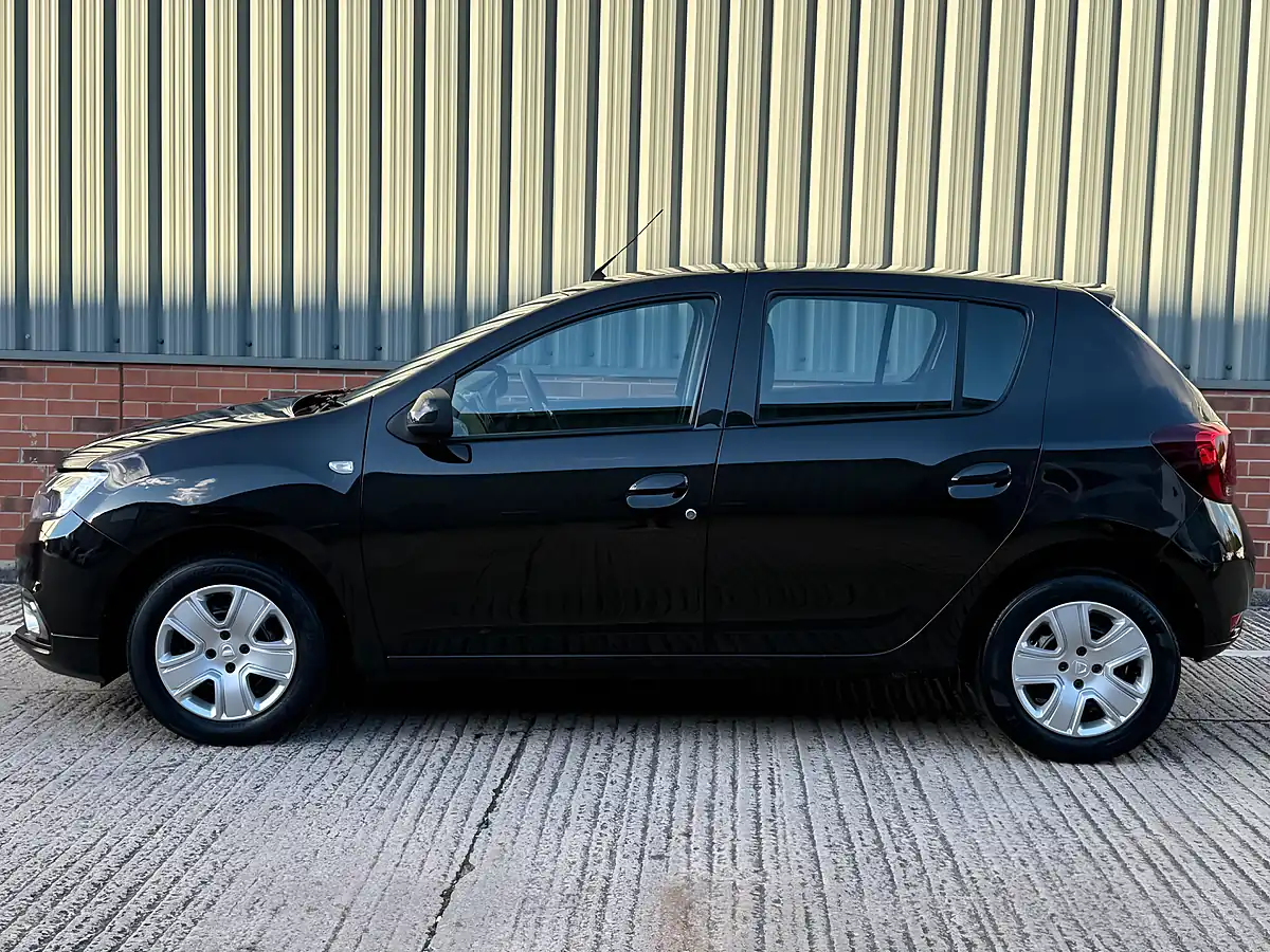Used 2020 Dacia Sandero Comfort Black - Interior and Exterior details 10