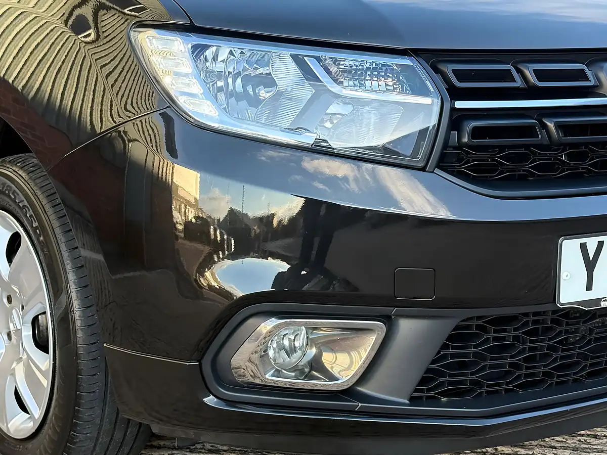 Used 2020 Dacia Sandero Comfort Black - Interior and Exterior details 19