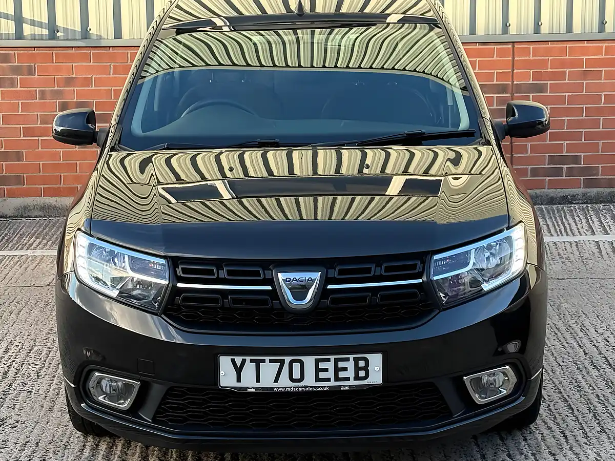 Used 2020 Dacia Sandero Comfort Black - Interior and Exterior details 4