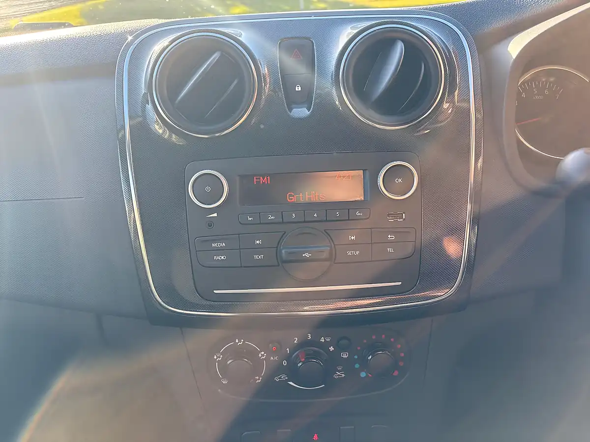 Used 2020 Dacia Sandero Essential Grey - Interior and Exterior details 15