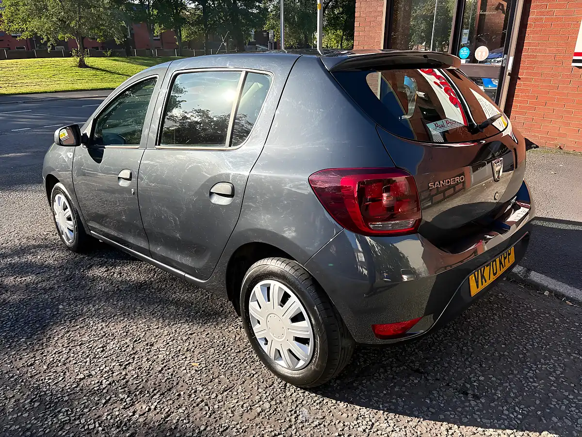 Used 2020 Dacia Sandero Essential Grey - Interior and Exterior details 5