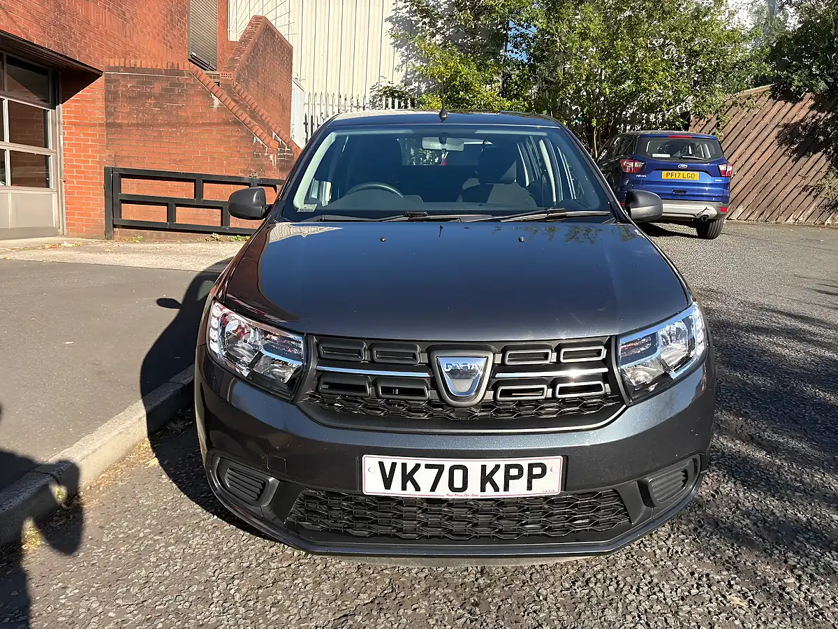 Used 2020 Dacia Sandero Essential Grey - Interior and Exterior details 8