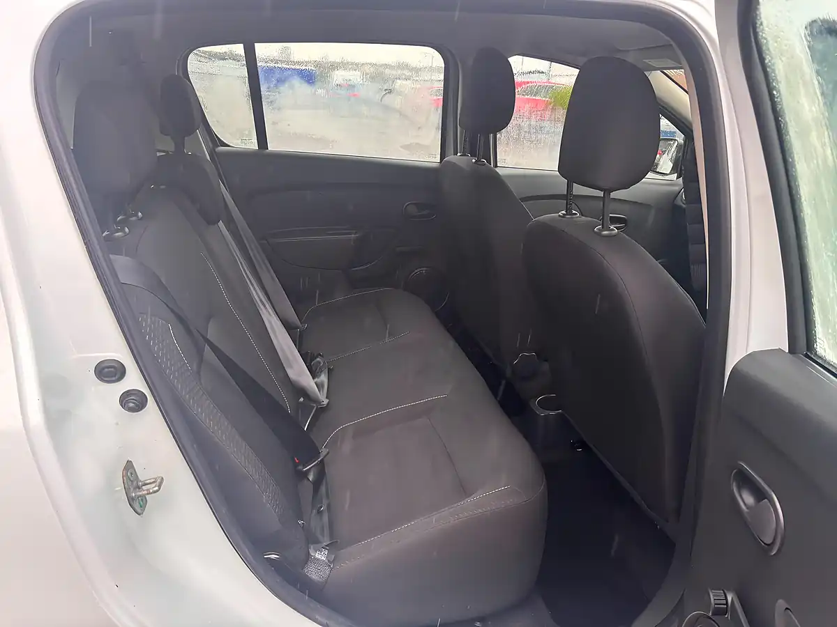 Used 2020 Dacia Sandero Essential White - Interior and Exterior details 10