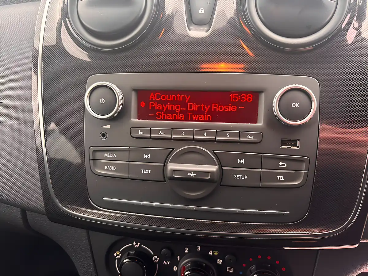 Used 2020 Dacia Sandero Essential White - Interior and Exterior details 11