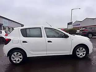 Used 2020 Dacia Sandero Essential White - Interior and Exterior details 3