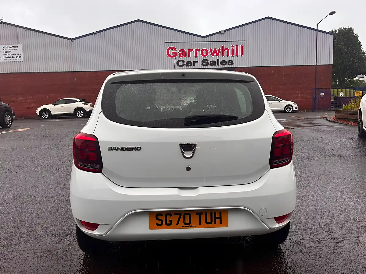 Used 2020 Dacia Sandero Essential White - Interior and Exterior details 4