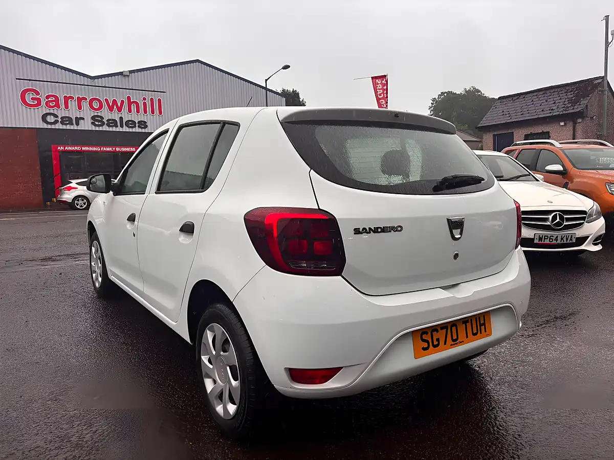 Used 2020 Dacia Sandero Essential White - Interior and Exterior details 5
