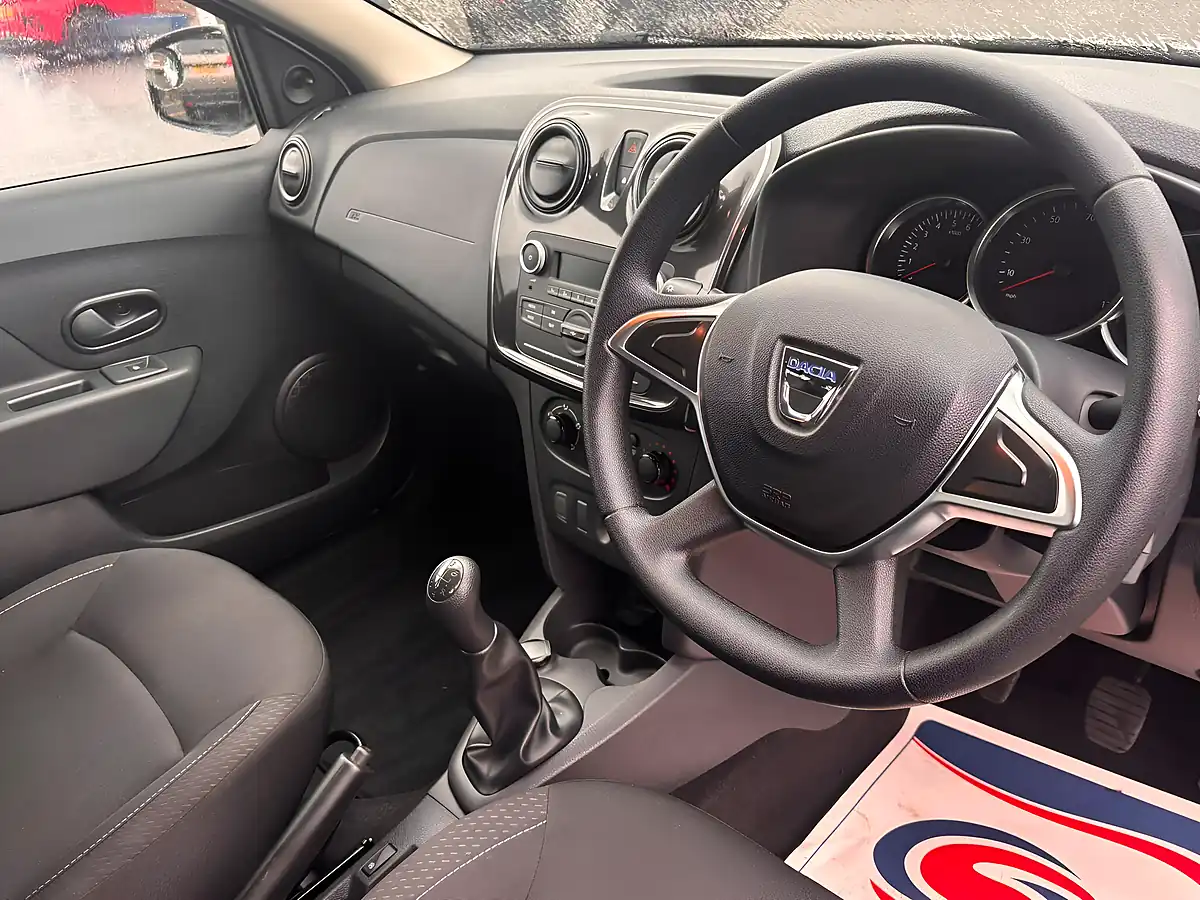 Used 2020 Dacia Sandero Essential White - Interior and Exterior details 9