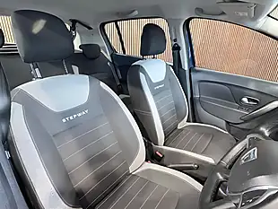 Used 2020 Dacia Sandero Stepway Comfort Blue - Interior and Exterior details 13