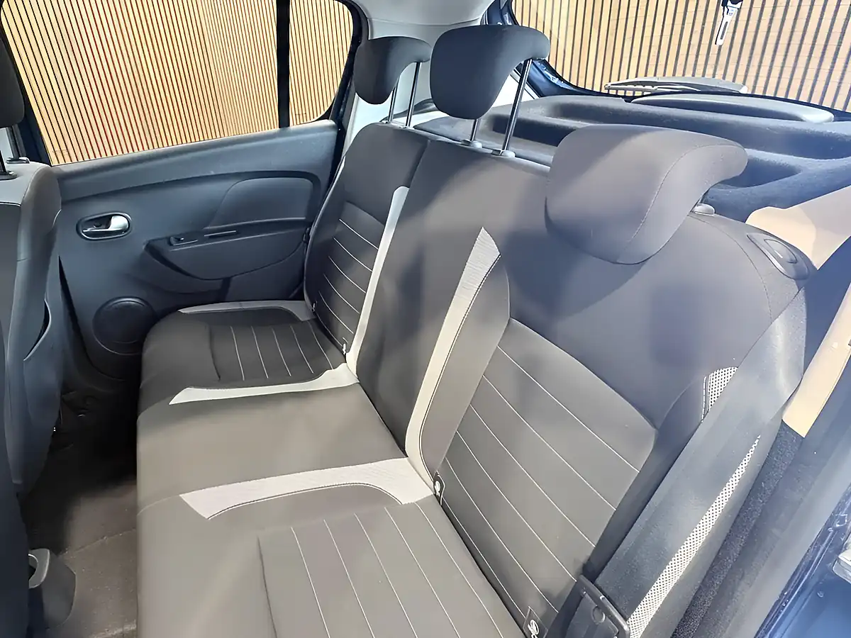 Used 2020 Dacia Sandero Stepway Comfort Blue - Interior and Exterior details 14
