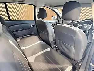 Used 2020 Dacia Sandero Stepway Comfort Blue - Interior and Exterior details 18