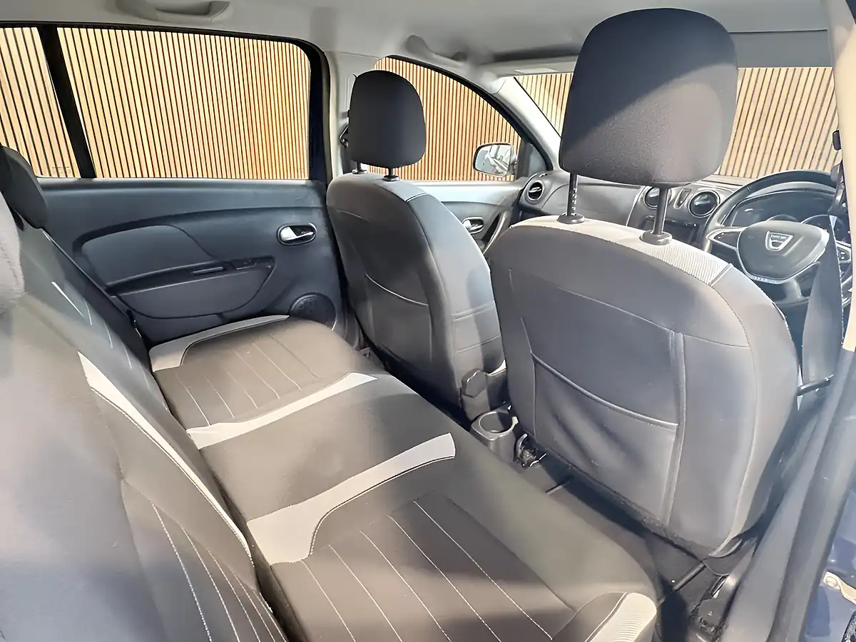 Used 2020 Dacia Sandero Stepway Comfort Blue - Interior and Exterior details 18