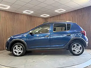Used 2020 Dacia Sandero Stepway Comfort Blue - Interior and Exterior details 5