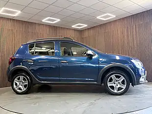 Used 2020 Dacia Sandero Stepway Comfort Blue - Interior and Exterior details 7