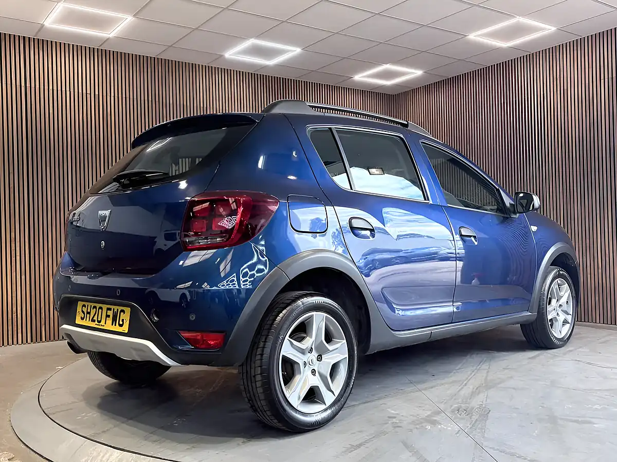 Used 2020 Dacia Sandero Stepway Comfort Blue - Interior and Exterior details 8