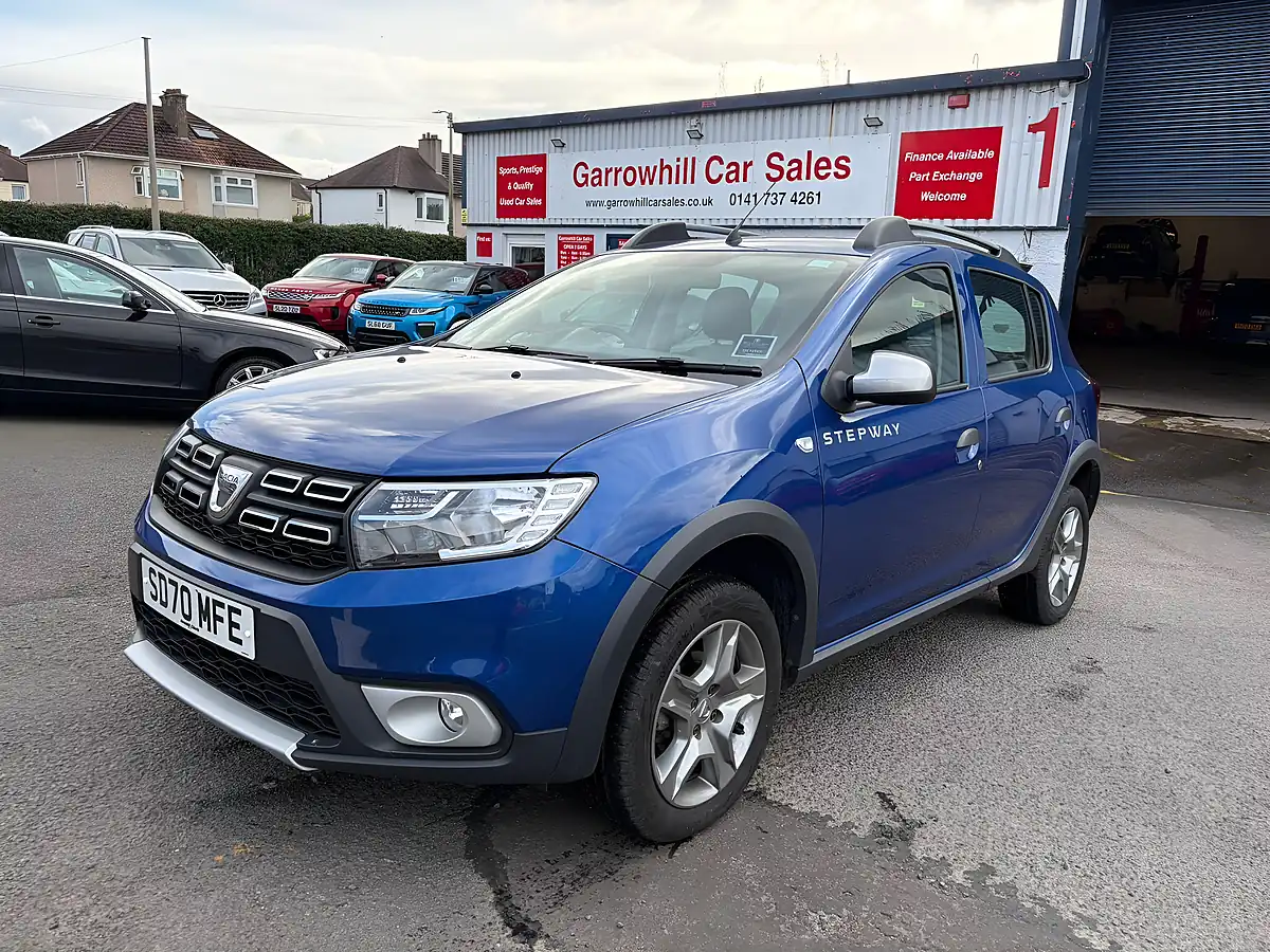 Used 2020 Dacia Sandero Stepway Comfort Blue - Front View