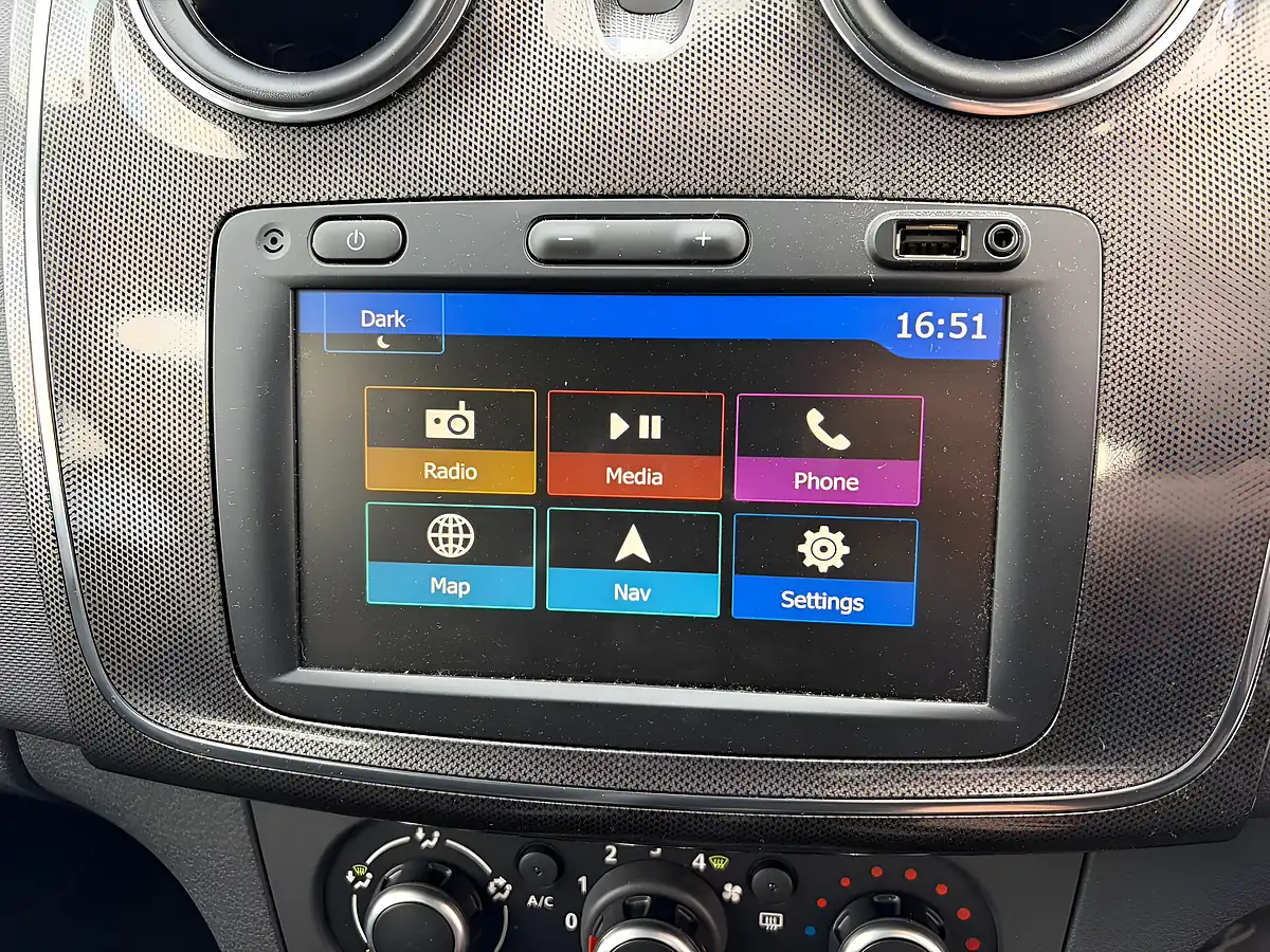 Used 2020 Dacia Sandero Stepway Comfort Blue - Interior and Exterior details 10