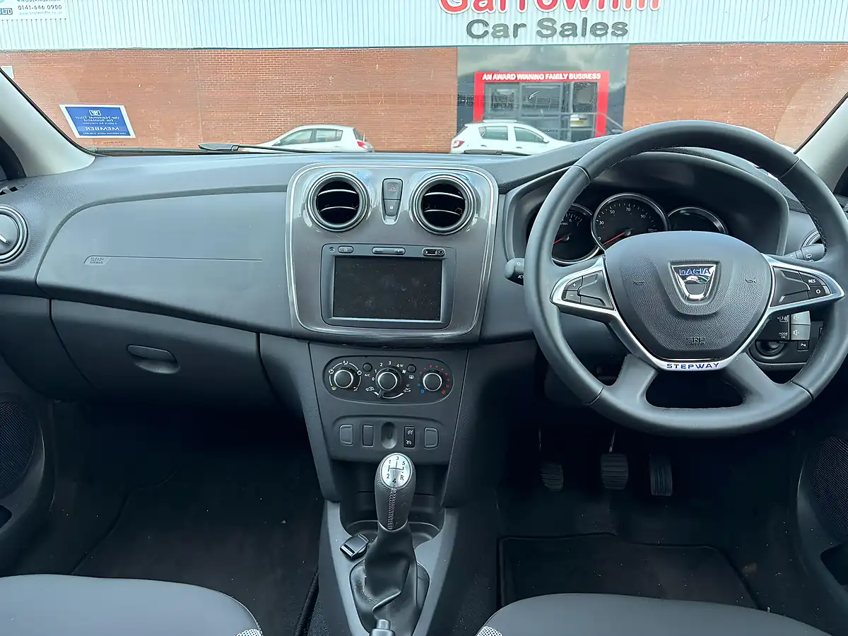 Used 2020 Dacia Sandero Stepway Comfort Blue - Interior and Exterior details 2