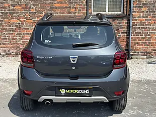 Used 2020 Dacia Sandero Stepway Comfort Grey - Interior and Exterior details 10