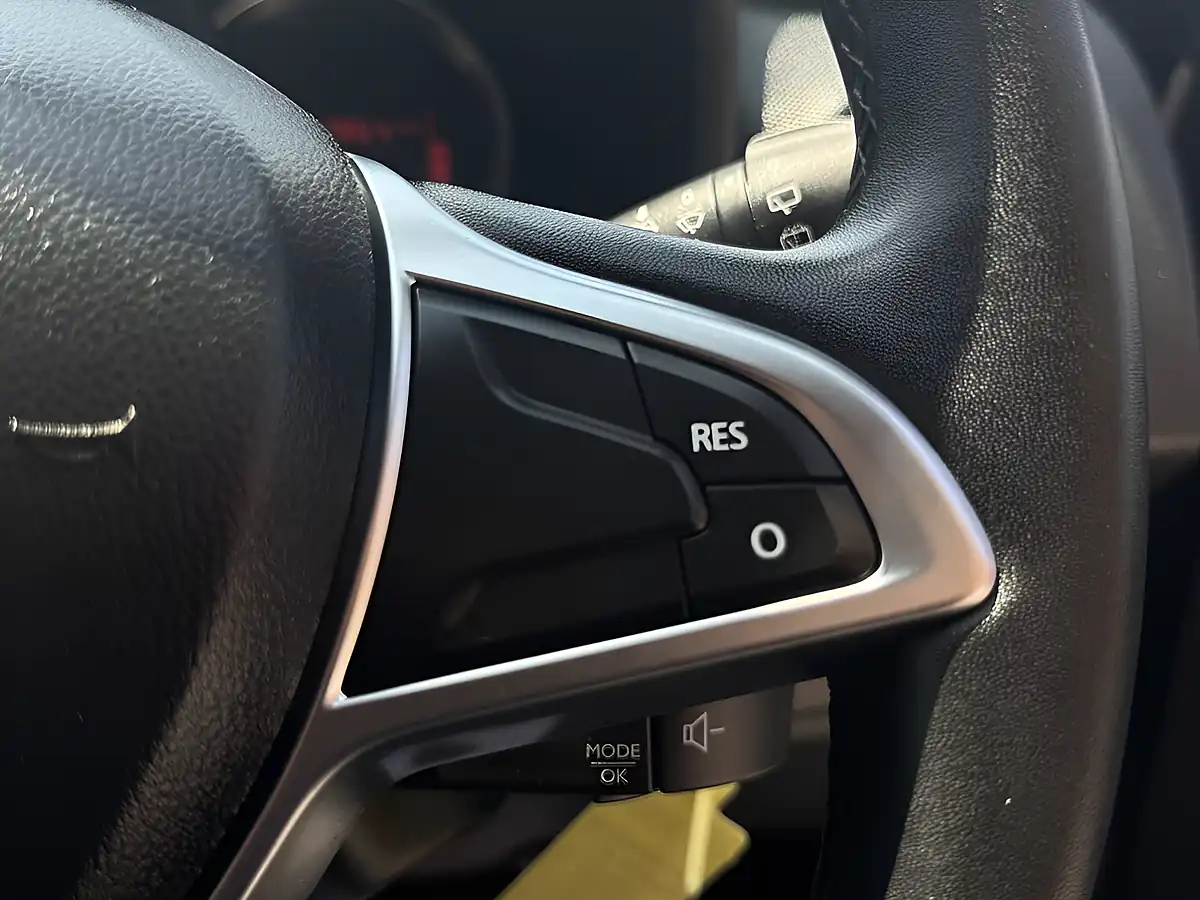 Used 2020 Dacia Sandero Stepway Comfort Grey - Interior and Exterior details 14