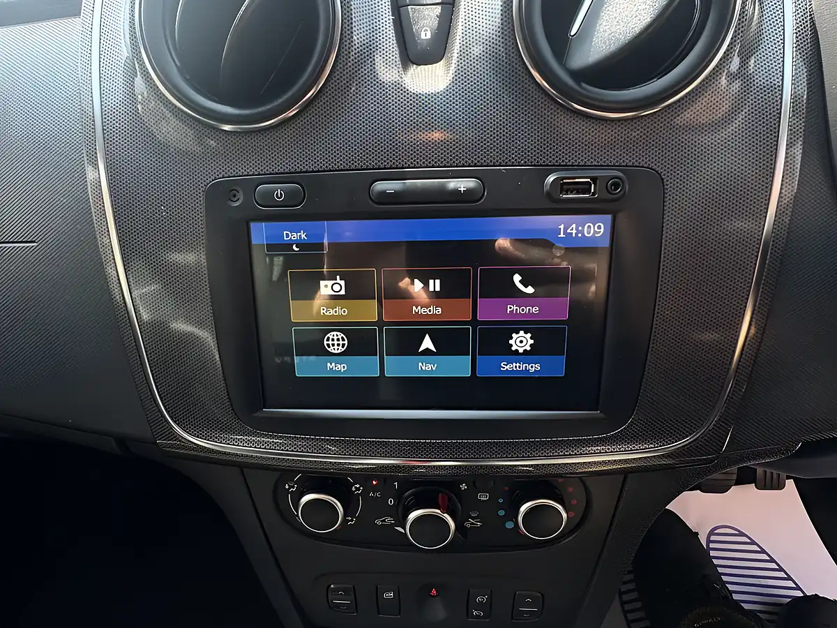 Used 2020 Dacia Sandero Stepway Comfort Grey - Interior and Exterior details 16