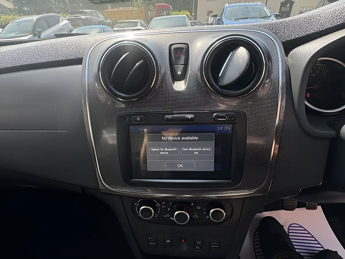 Used 2020 Dacia Sandero Stepway Comfort Grey - Interior and Exterior details 17