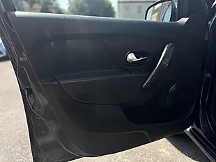 Used 2020 Dacia Sandero Stepway Comfort Grey - Interior and Exterior details 19