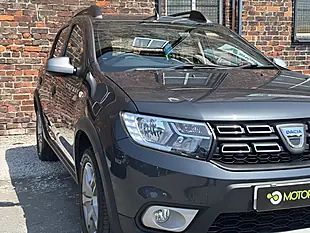 Used 2020 Dacia Sandero Stepway Comfort Grey - Interior and Exterior details 4