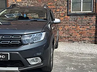 Used 2020 Dacia Sandero Stepway Comfort Grey - Interior and Exterior details 5