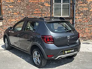 Used 2020 Dacia Sandero Stepway Comfort Grey - Interior and Exterior details 9