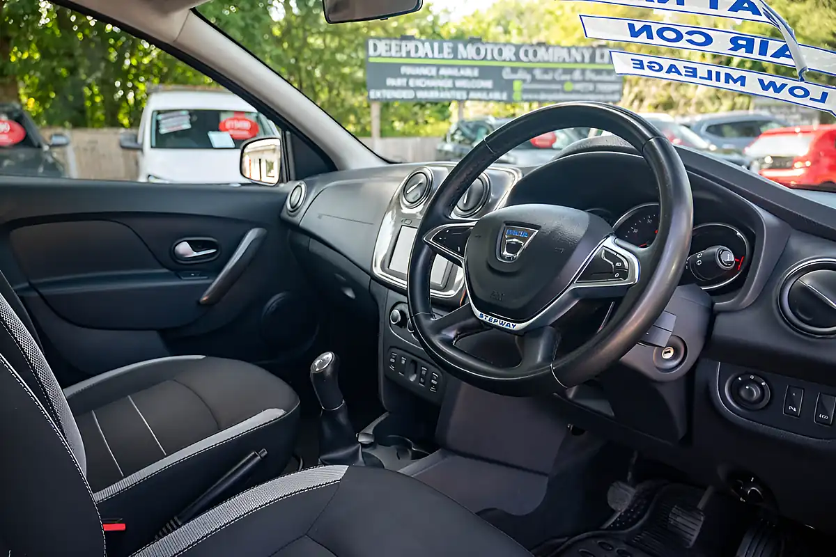 Used 2020 Dacia Sandero Stepway Comfort Pearl Black - Interior and Exterior details 14