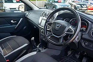 Used 2020 Dacia Sandero Stepway Comfort Pearl Black - Interior and Exterior details 2
