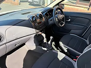 Used 2020 Dacia Sandero Stepway Essential White - Interior and Exterior details 12