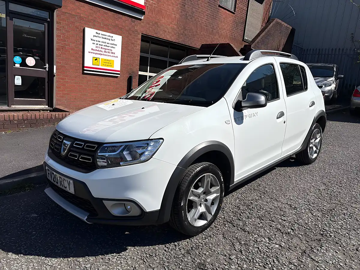 Used 2020 Dacia Sandero Stepway Essential White - Interior and Exterior details 6