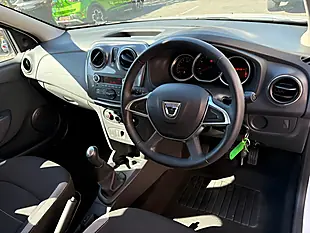 Used 2020 Dacia Sandero Stepway Essential White - Interior and Exterior details 8