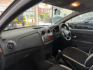 Used 2020 Dacia Sandero Stepway Essential White - Interior and Exterior details 11