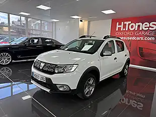 Used 2020 Dacia Sandero Stepway Essential White - Interior and Exterior details 17