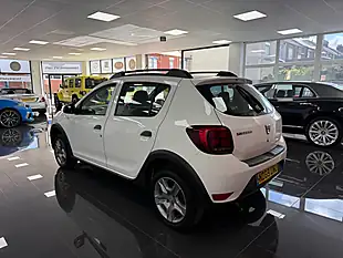Used 2020 Dacia Sandero Stepway Essential White - Interior and Exterior details 9