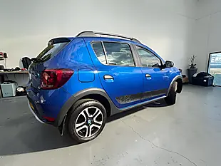 Used 2020 Dacia Sandero Stepway Se Twenty Blue - Interior and Exterior details 4