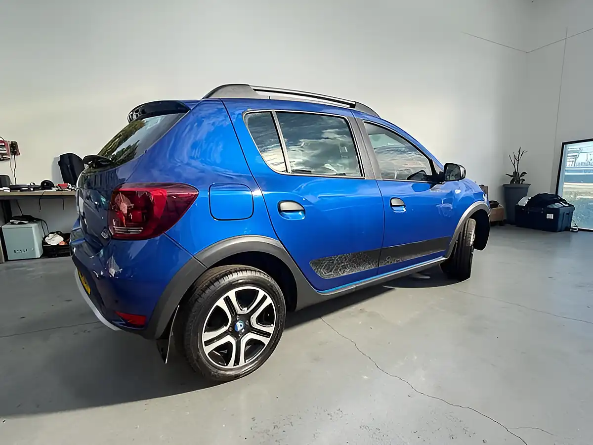 Used 2020 Dacia Sandero Stepway Se Twenty Blue - Interior and Exterior details 4