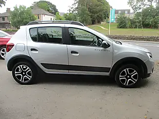 Used 2020 Dacia Sandero Stepway Se Twenty Grey - Interior and Exterior details 17