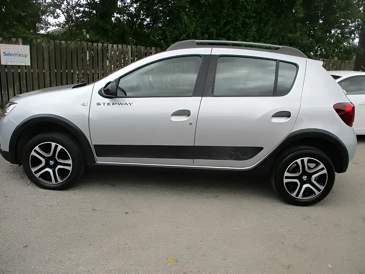 Used 2020 Dacia Sandero Stepway Se Twenty Grey - Interior and Exterior details 2