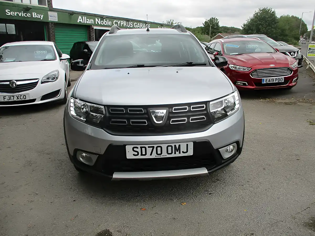 Used 2020 Dacia Sandero Stepway Se Twenty Grey - Interior and Exterior details 3