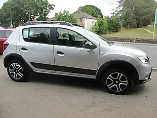 Used 2020 Dacia Sandero Stepway Se Twenty Grey - Interior and Exterior details 4